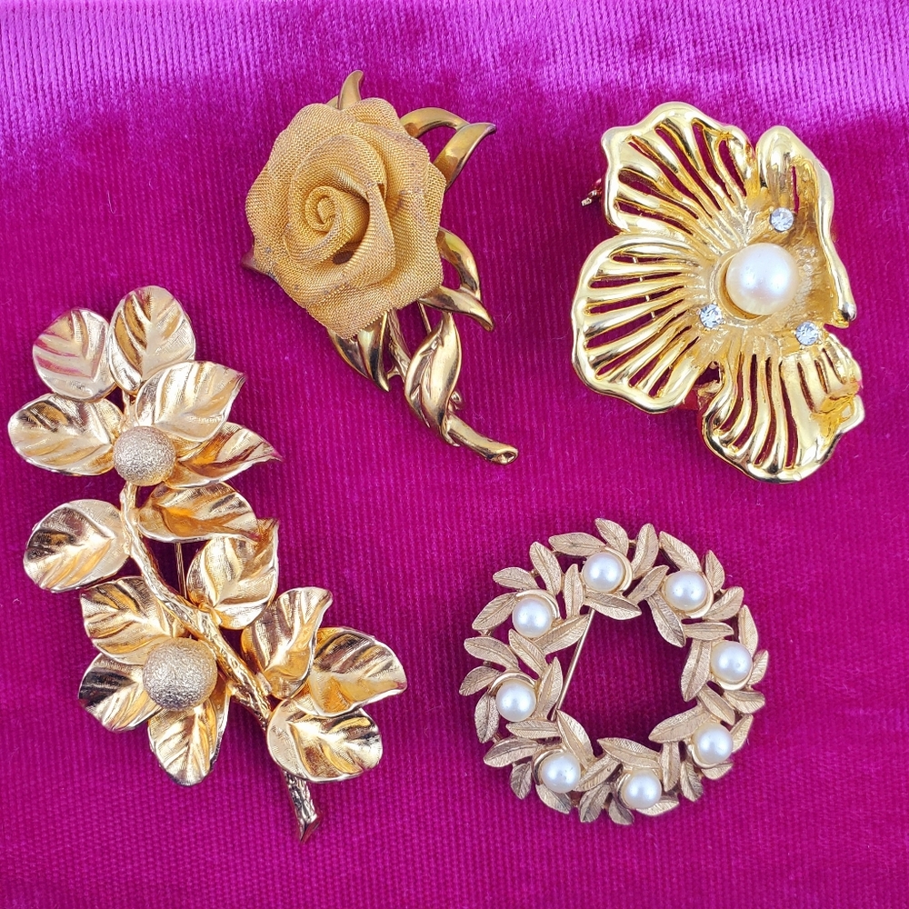 4 Vintage Gold Tone Floral Brooches Pins